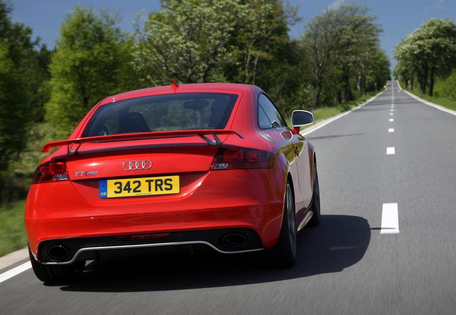  Audi TT RS Coupe (8J) 2009 года  (UK) (фото 15 из 21)